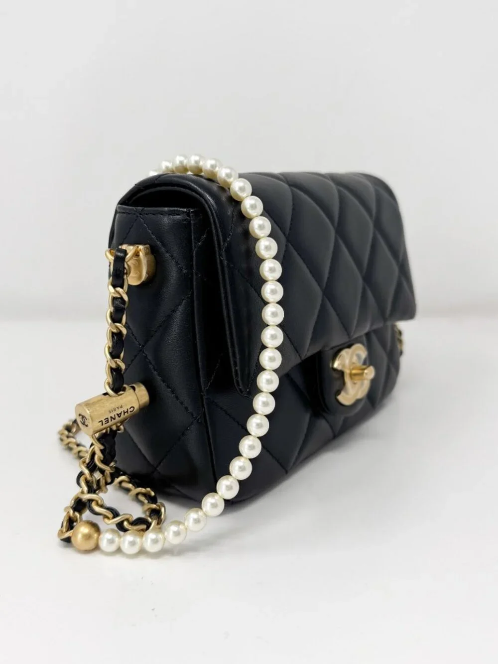 CHANEL refined expression